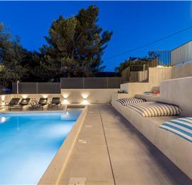 4 bedroom villa with heated pool and sea view in Vinišće, sleeps 8